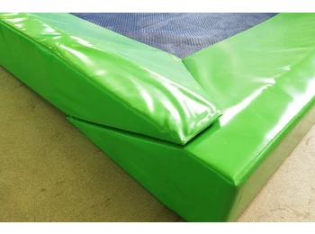 Скошенные маты 20 см на батут 5х3 м ширина мата 0,5м