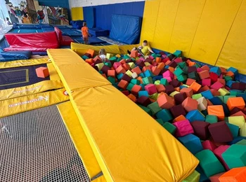 Скошенные маты 20 см на батут 5х3 м ширина мата 0,5м